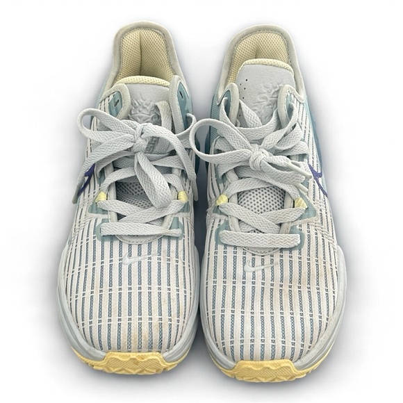 Nike LeBron Witness VI Boys' Basketball Aura / Psychic Purple / Worn Blue (4.5Y) - Picture 2 of 5